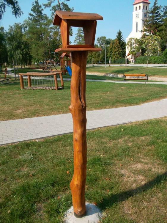 Obrázek k výrobku 21813 - Krmítko na kůlu .