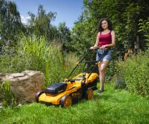 Obrázek k výrobku 94850 - Riwall PRO RALM 4020i SETakumulátorová sekačka 2 x 20 V + 2x 4 Ah baterie + duální rychlonabíječka 4,5 A